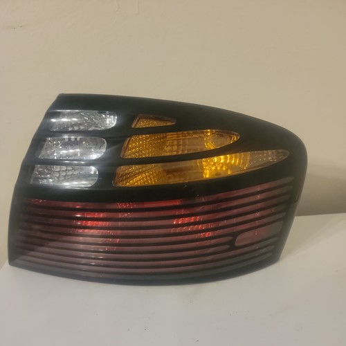 Pontiac Bonneville Passenger Taillight Tail Light 2000 2001 2002 2003 2004 2005
