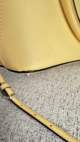 Bolso pequeño Kate Spade Darcy Daybreak amarillo ver fotos por defectos - Imagen 9 de 16