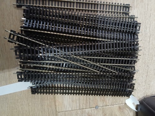 PECO n gauge track 63 pieces. Various Curves, points And Straights. USED - Picture 7 of 7