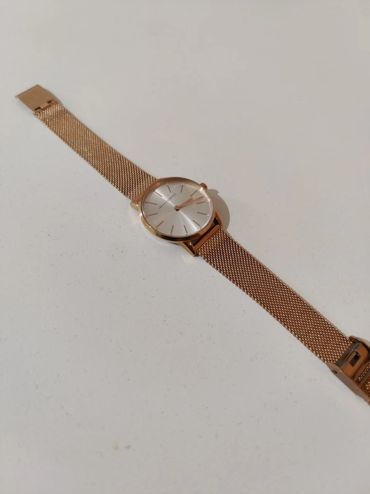 Relógio feminino Armani Exchange AX7121 Lola ouro rosa pulseira de malha de aço inoxidável - Imagem 3 de 4