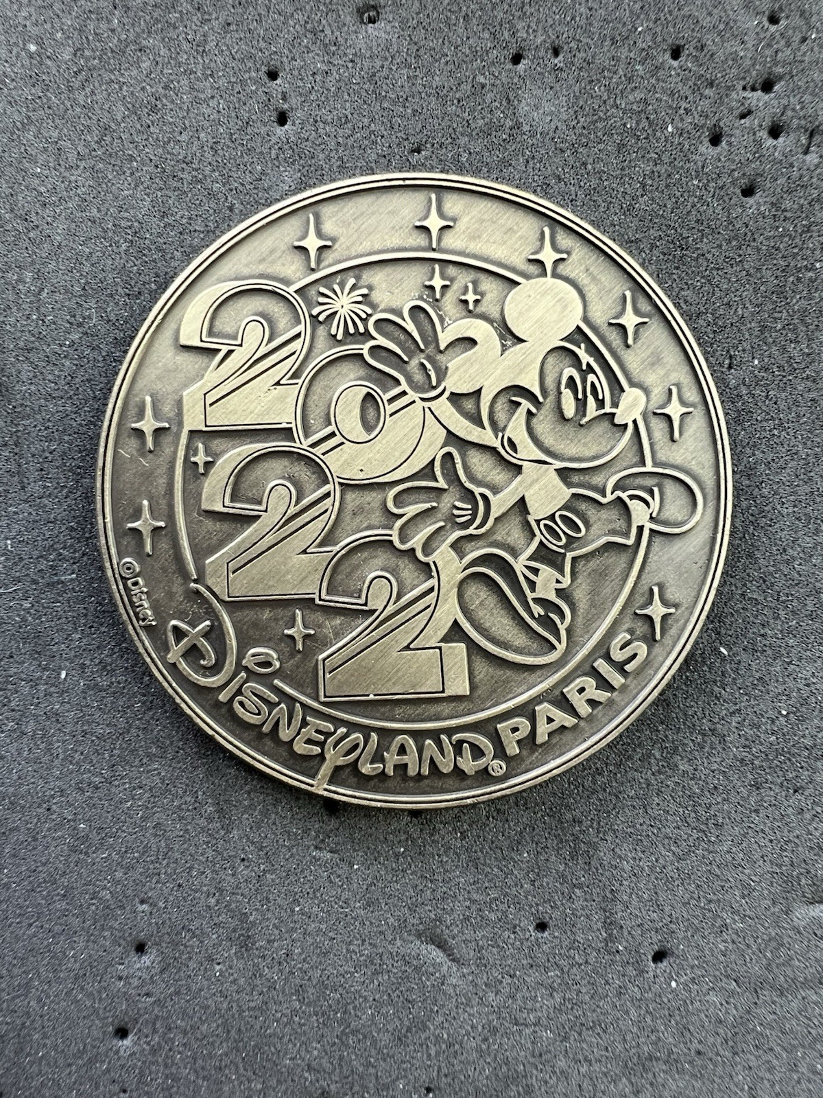 2022 DLP DLRP Disneyland Paris Mickey Medallion Coin Disney Pin