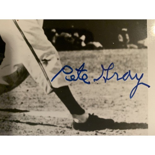 Pete Gray Autographed 8x10 Baseball Photo - Picture 2 of 4