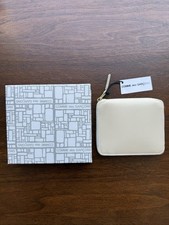Comme des Gar ons Round Zip Folding Wallet