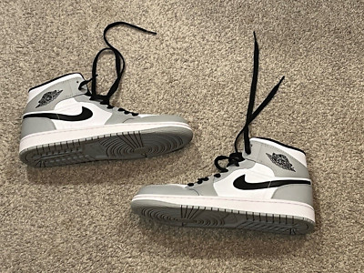  Air Jordan 1 Mid, Light Smoke Grey (554725-092) - Size 9