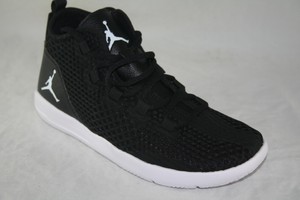 jordan reveal black and white