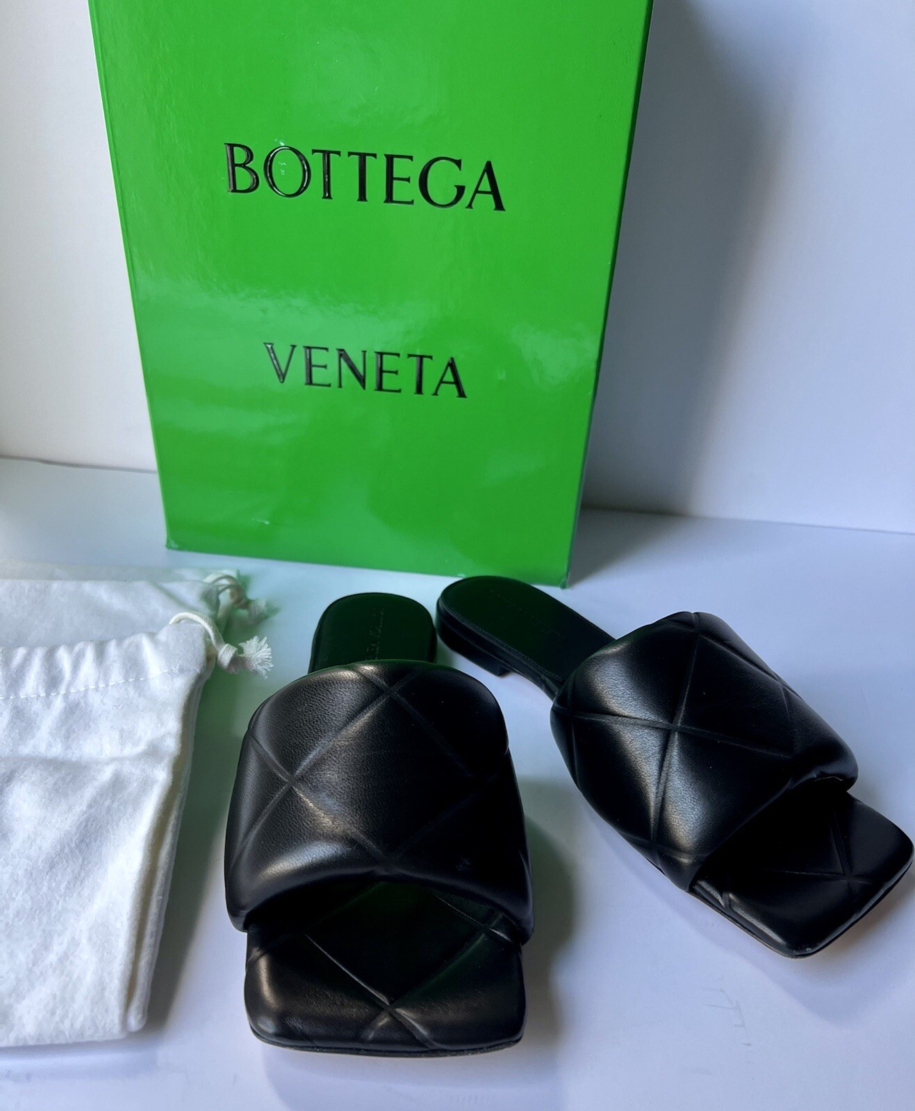 BOTTEGA VENETA Lido Flat Sandals Quilted Leather Black EU 38/ US 8