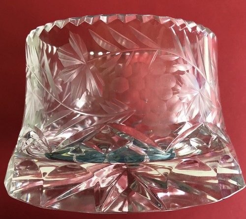 VINTAGE wunderschöner HANDGESCHLIFFENER KRISTALLGLAS WEINFLASCHE UNTERSETZER TRAUBE & BLATT elegant - Bild 5 von 8