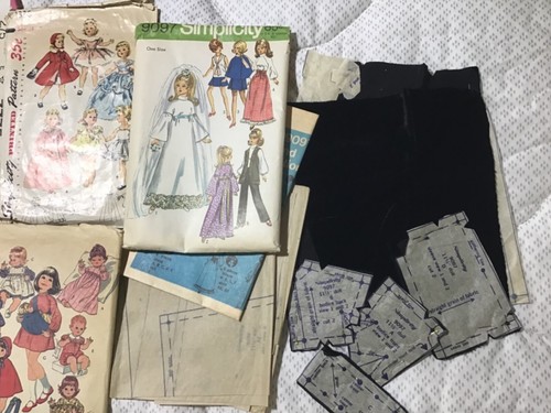 VINTAGE LOT OF 5 DOLL CLOTHES PATTERNS SIMPLICITY & McCALL’s SOME CUT SOME UNCUT - Picture 2 of 8