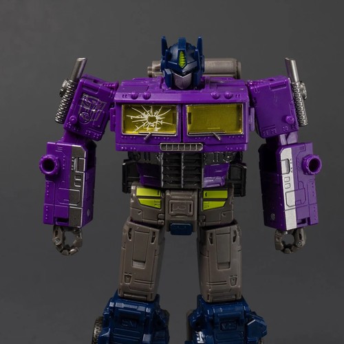 Transformers Generations Selects Shattered Glass Optimus Prime & Ratchet in hand - Picture 15 of 18