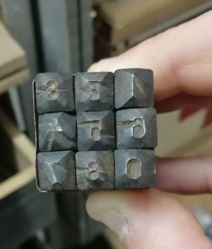 Punzoni vintage vecchia officina riparazioni motori elettrici anni 40/50 - Foto 3 di 7