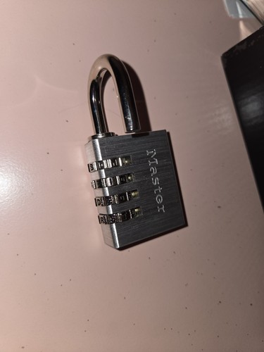 Master Lock Combination Security Small - Picture 1 of 2