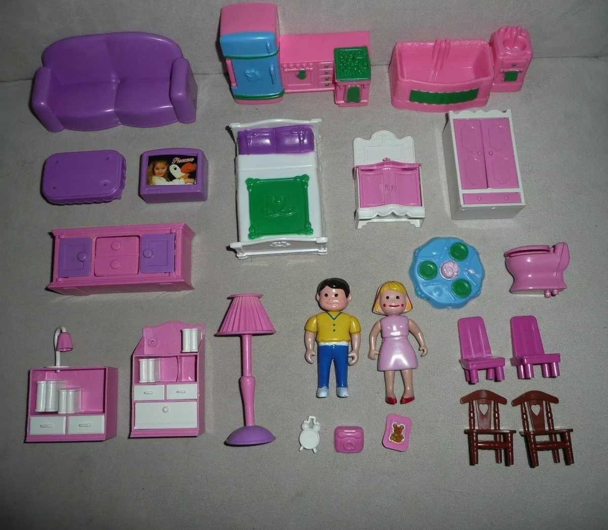 Fashion Dollhouse with 23-Piece Furniture Set