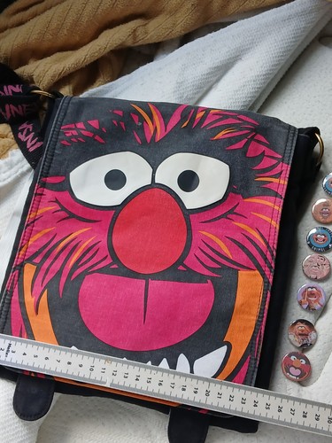 Bolso de Hombro Animal Muppets Disney Store Vintage RARO + ¡Juego de Insignias y Dije! - Imagen 2 de 12