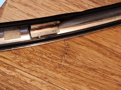 06-11 BMW E90 325i 323 330 Door Window Trim Molding Rain Gutter Passenger RIGHT - Picture 11 of 12