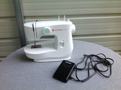 Singer M1500 Sewing Machine, As Is For Parts Or Repair