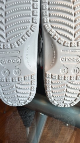 Crocs Classic Silver Glitter Clogs M9/W11 BRAND NEW WITH TAGS ON - Picture 10 of 14