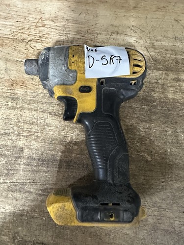 DEWALT DCF885B 20V 1/4 in. Impact Driver -(Tool Only) For Parts Or Repair D-5R7