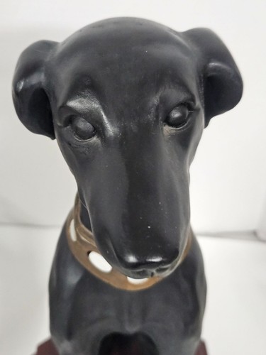 Estatua de perro galgo negro sobre base ornamentada 17" estatuilla decorativa decoración del hogar - Imagen 6 de 7