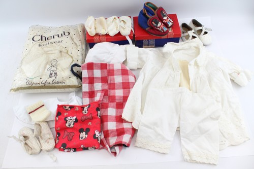 Kinder / Baby Kleidung Inkl Schuhe Schürze Mütze Restposten