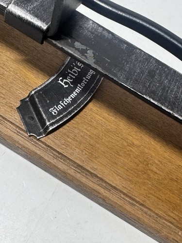 Heibi's Flaschenentkorkung Weinflasche Korkenzieher Gusseisen Wandmontage Holz - Bild 3 von 6