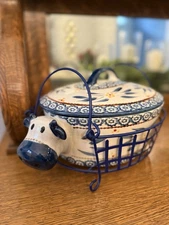 Temp-tations Old World Cow Baker 2.5 QT with Lid & Wire Carrier Blue Floral