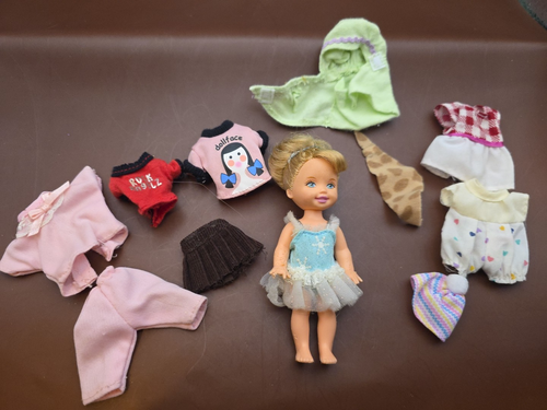 Barbie Mattel Kelly 1994 bambola con occhi azzurri capelli biondi