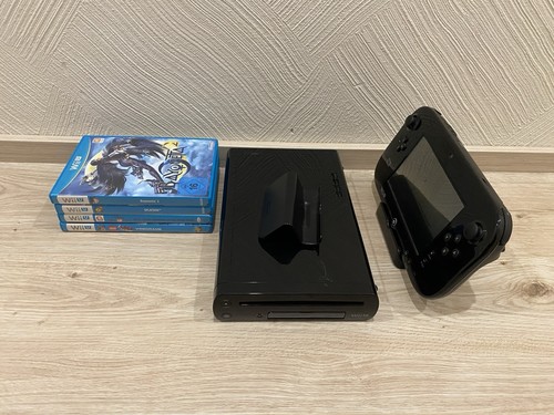 Nintendo Wii U Konsole - 32GB + 4 Spiele - Bild 1 von 5