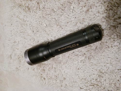 LED Lenser M7R Rechargeable LED Flashlight no Accessories or Hard Case light - Picture 8 of 10