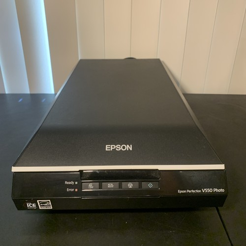 Epson Perfection V550 Photo Color Scanner w/ Film Adapter NO CABLES Works Clean - 第 2/11 張圖片