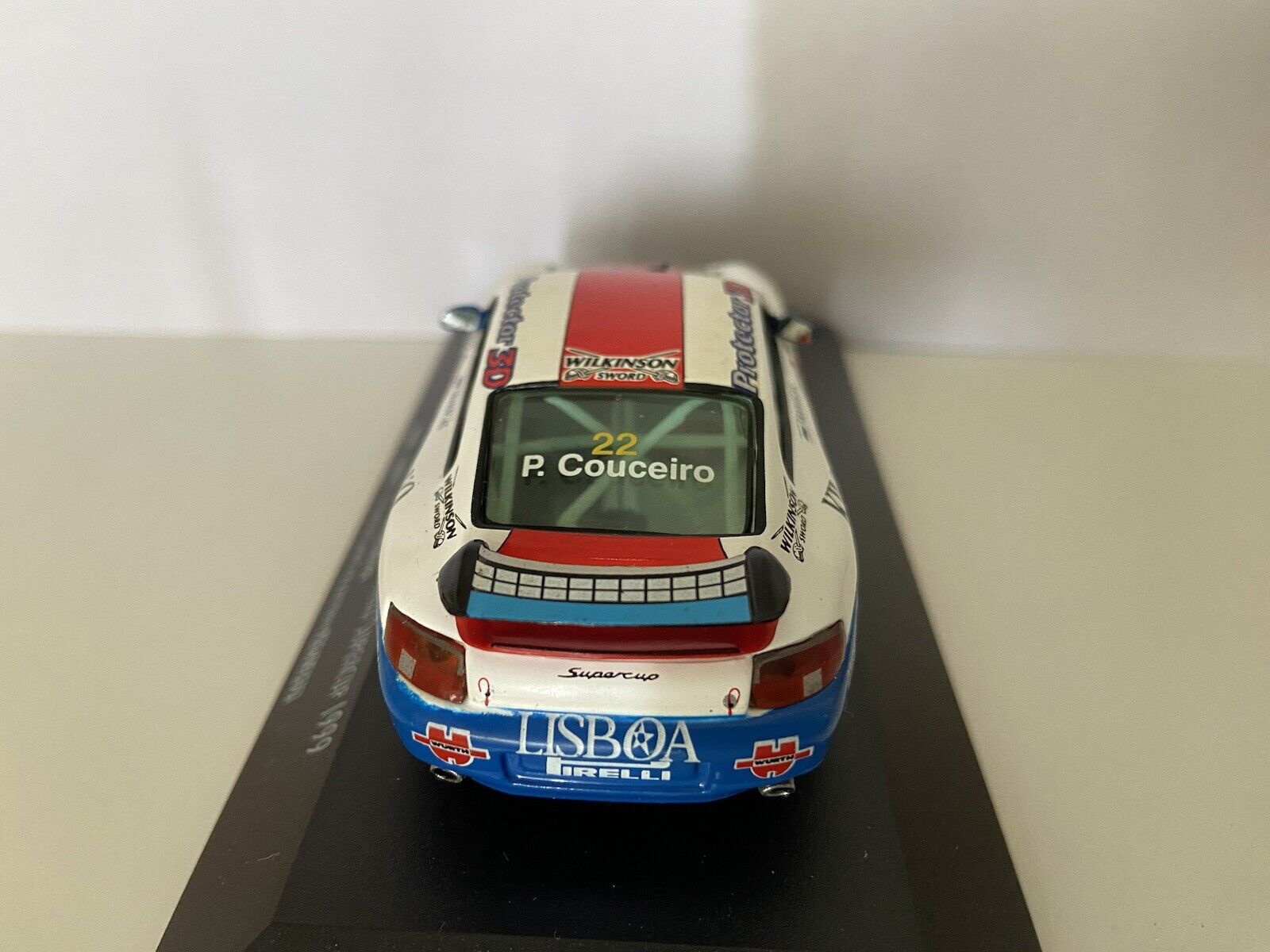 Foto 5 di 8