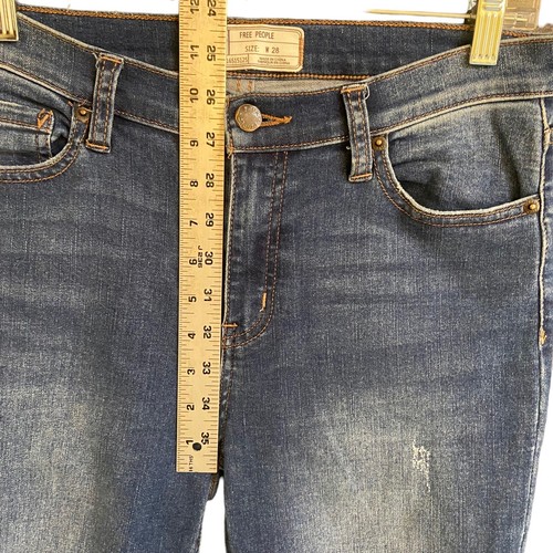 Free People Jeans Damen Größe 28 tolle Höhen High Waist Distressed ausgefranster Saum - Bild 9 von 10