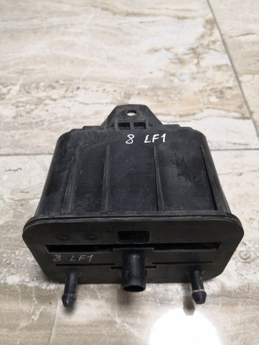 Chrysler town country 2004 3.3/Carbon filter(ENGINE FUEL STEAM CANIST)04861440AA - Picture 3 of 7