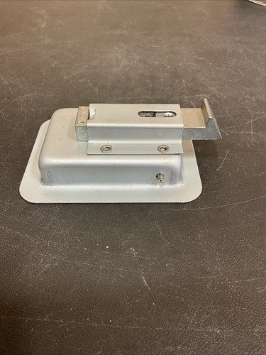 Junior Size Flush Rustproof Steel Non-Locking Latch - Picture 4 of 4