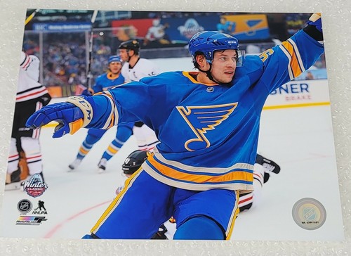Vladimir Tarasenko WINTER CLASSIC Photo 8" x 10" St. Louis Blues NHL 2017 - Picture 3 of 6