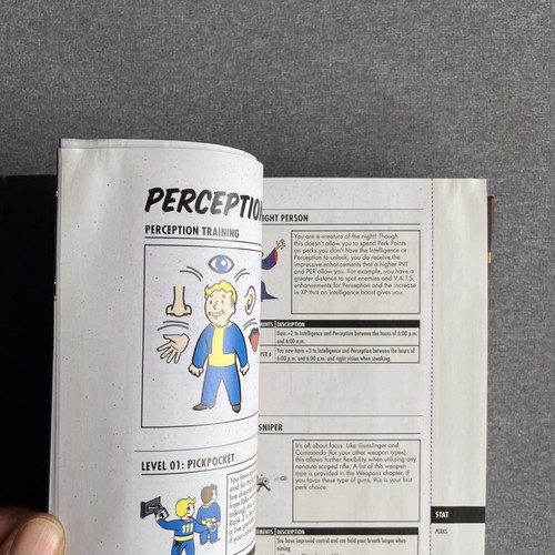 Fallout 4 Vault Dwellers Survival Guide Collectors Edition Prima Official HC - Picture 15 of 15