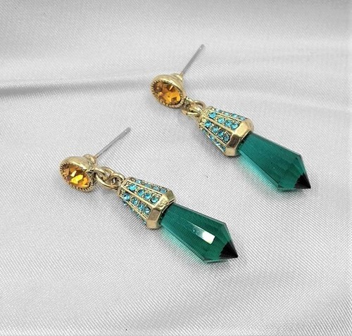 HEIDI DAUS® "Shades Of Sparkle" Icicle Crystal Drop Earrings Signed - Green