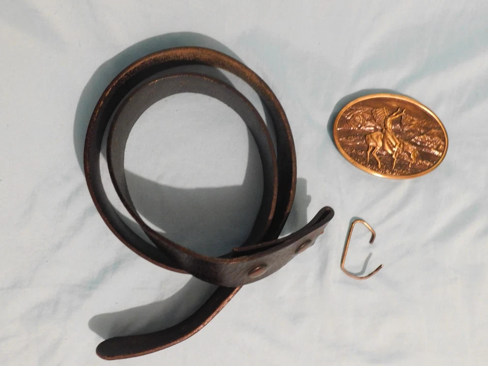 CEINTURE + BOUCLE USA STYLE WESTERN / BERGAMOT BRASS WORK 1977 / INDIEN A CHEVAL - Photo 1/4