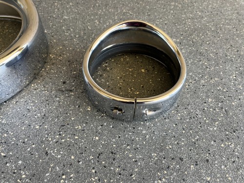 Harley Davidson Chrome Headlight Spotlight Trims for Touring Models Used as New - Bild 4 von 9