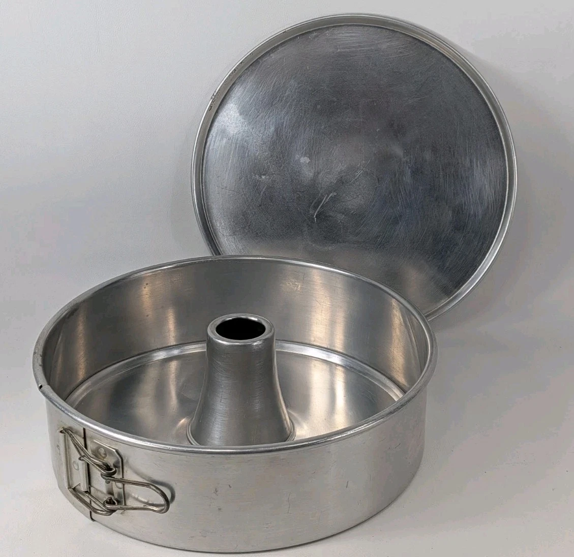 Vintage 9 Inch Springform Pan with Chiffon/Angel Food Insert
Opens in a new window or tab