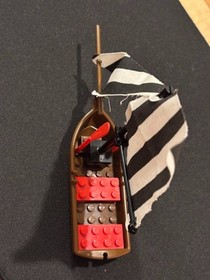 LEGO 6278 Enchanted Island Islanders Pirates Crocodile Parrot Monkey