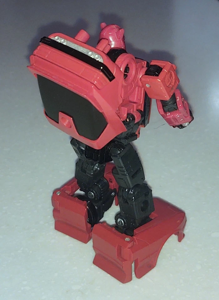 Transformers Earthrise Cliffjumper deluxe -Figure Only- war for cybertron Wfc - Image 4 of 4