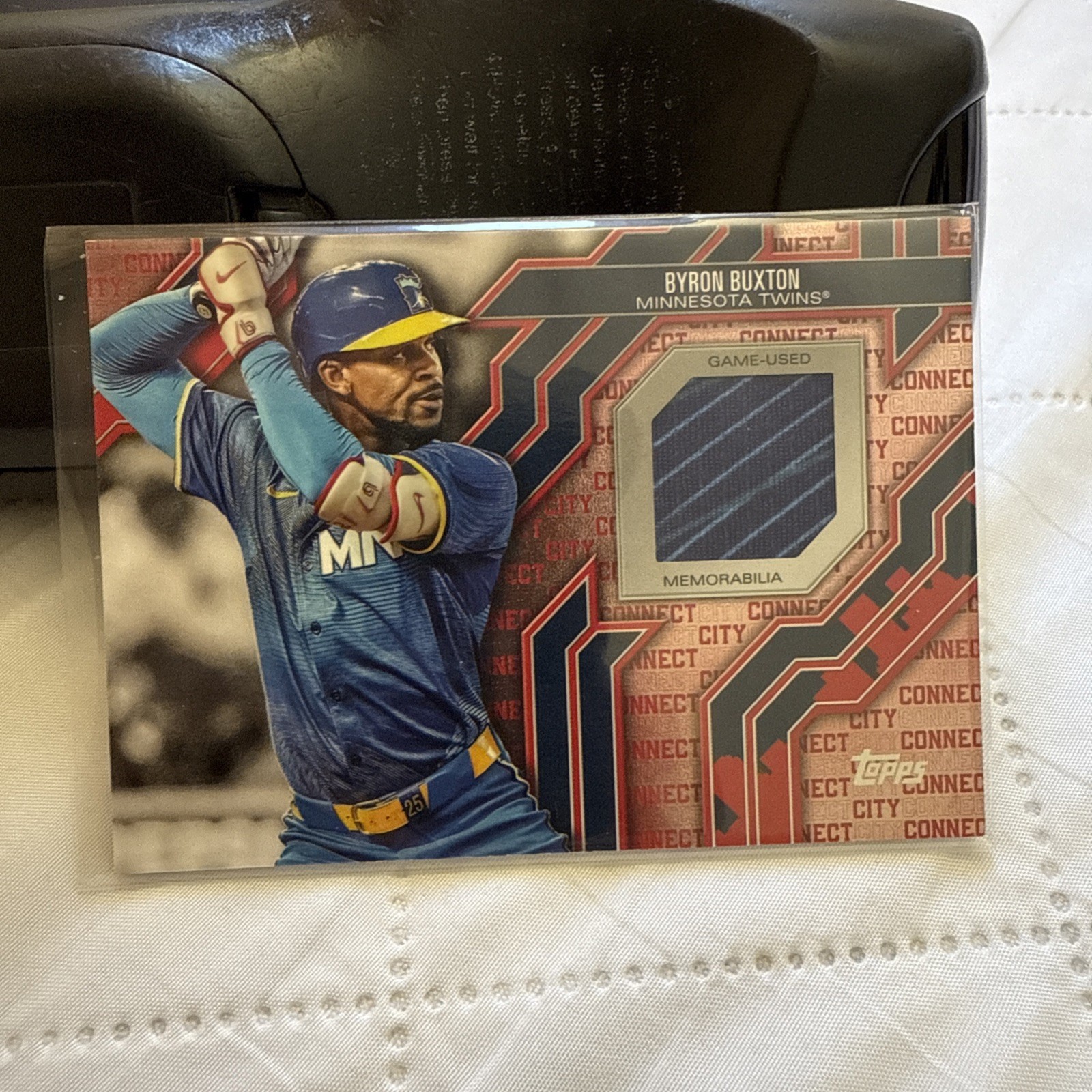 2025 Topps Series 2 City Connect Holo Foil Game Jersey SP Byron Buxton (MIN)