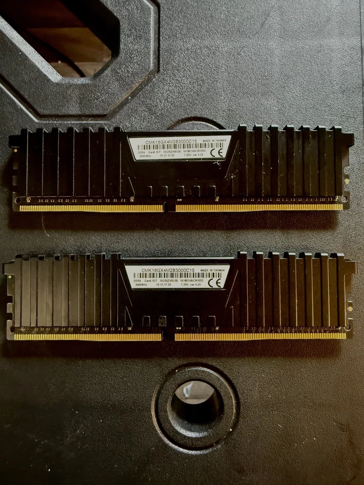 Corsair Vengeance LPX DDR4 RAM 16GB (2 x 8GB) 3000MHz - Image 3 of 3