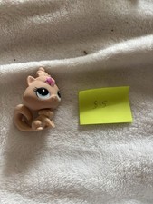 Hasbro Littlest Pet Shop Beige Cat With Blue Eyes And Pink Star On The Face