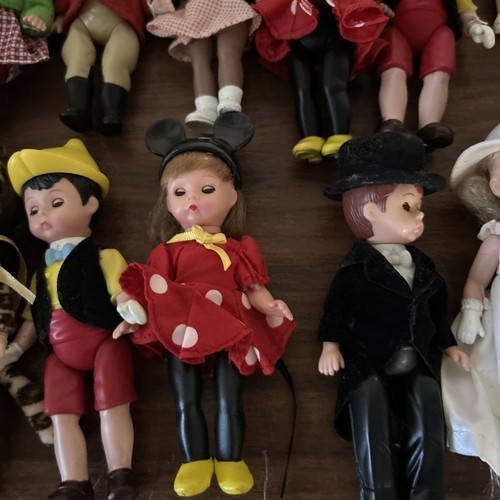 Lot of 25 Madame Alexander Dolls Mcdonalds 2002 - 2008 Mini Characters DD - Picture 9 of 10