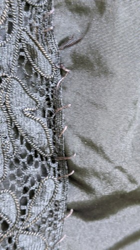 Ancienne veste femme victorienne années 1880-1900 dentelle noire satin séjours sur mesure XS - Photo 4/12