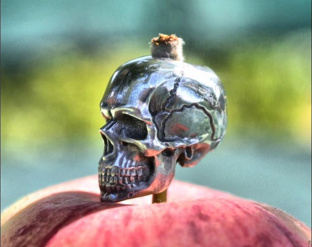SKULL BEAD Lanyard Knife Torch Flashlight Parachute Paracord Cord Tool G1