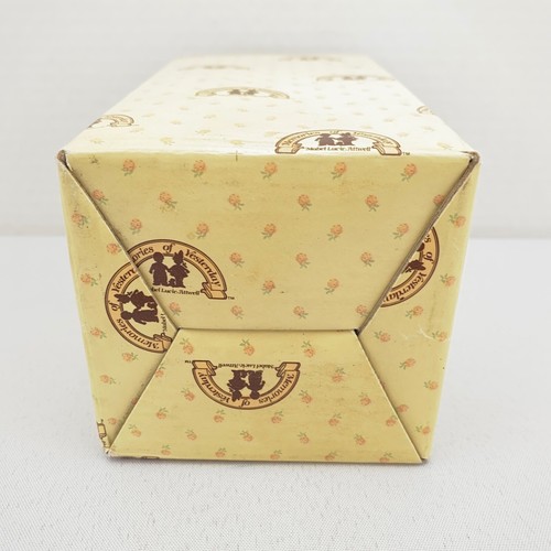 Memories of Yesterday Its the Thought that Counts 115029 w/Box Enesco Boy Figure - Picture 8 of 12