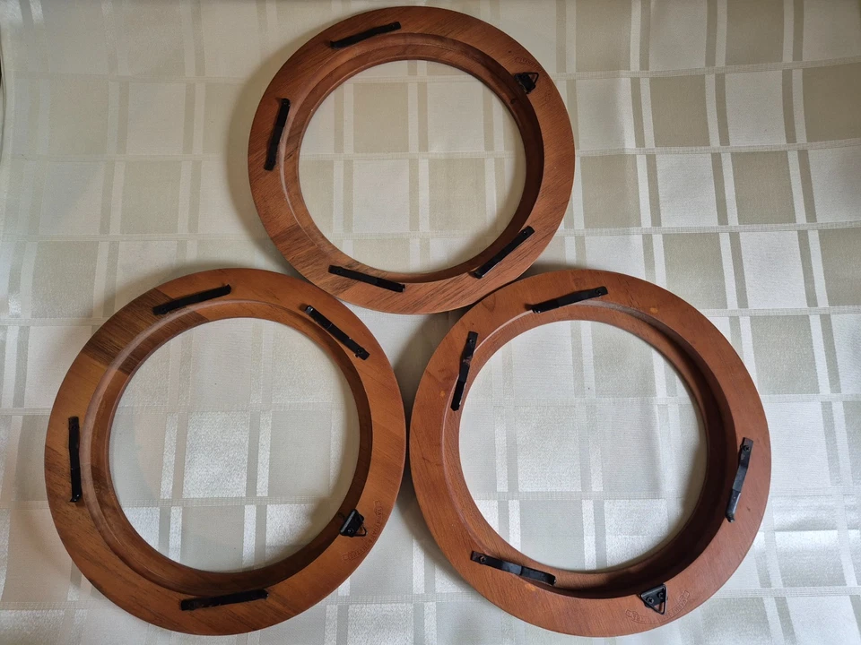 Van Hygan & Smythe hand crafted plate frames petite - Image 2 of 4