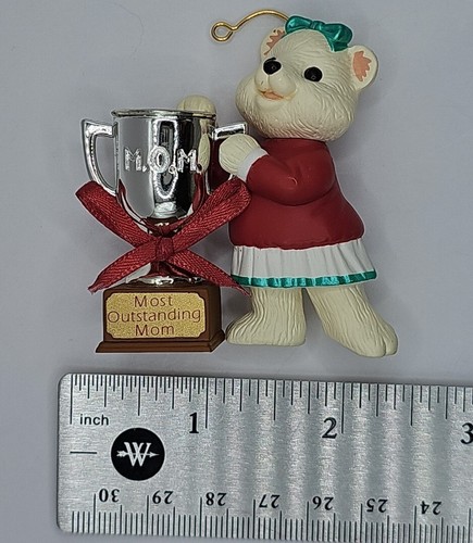 Hallmark Andenken Ornament 1994 Mama - Bär mit herausragendster Mama Trophäe - Bild 4 von 11